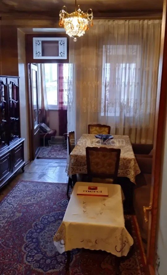 1 Սենյականոց Բնակարան Քարե Շենքում, 63քմ, 5/5 հարկ, Նորմալ Վիճակում