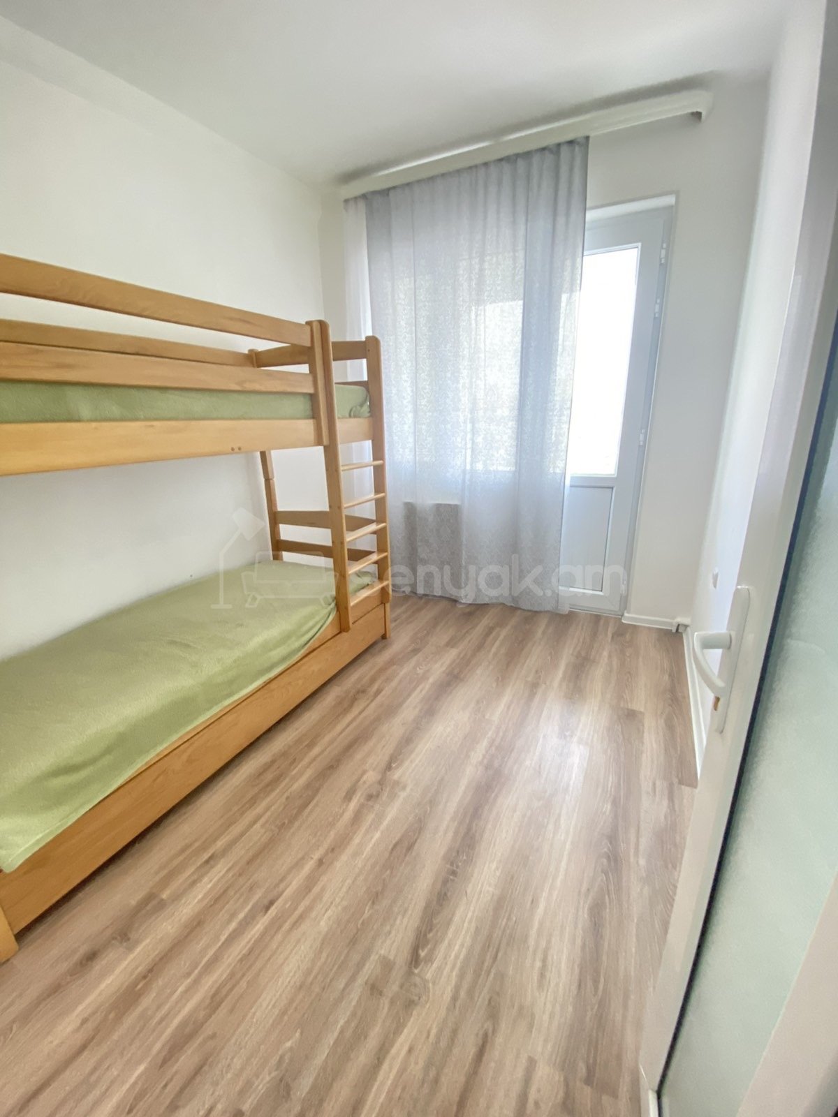 3 Սենյականոց Բնակարան, 100քմ, 9/9 հարկ, Կապիտալ Վերանորոգված, Կահավորված, Արևկող