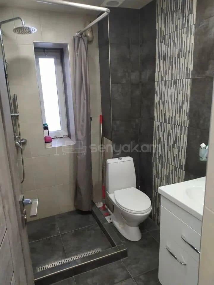 2 Սենյականոց Բնակարան Քարե Շենքում, 45քմ, 3/5 հարկ, Կապիտալ Վերանորոգված