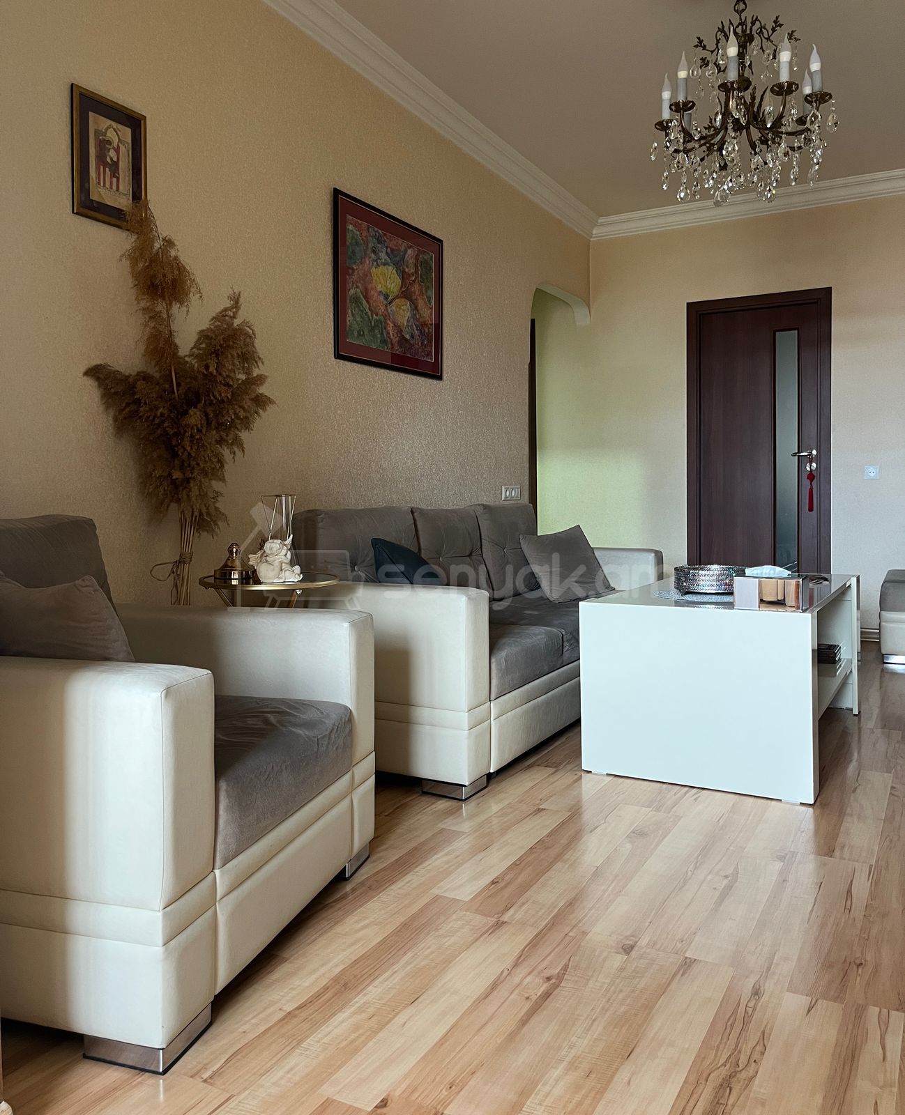 3 Սենյականոց Բնակարան Քարե Շենքում, 75քմ, 2/4 հարկ, Կապիտալ Վերանորոգված