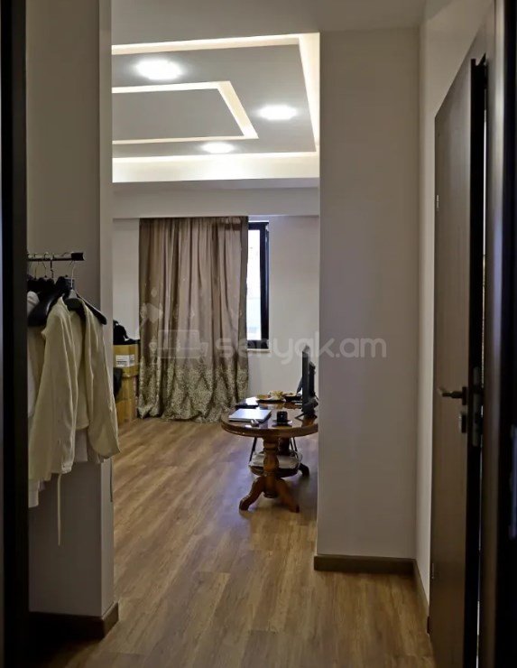 2 Սենյականոց Բնակարան Քարե Շենքում, 47քմ, 3/4 հարկ, Կապիտալ Վերանորոգված