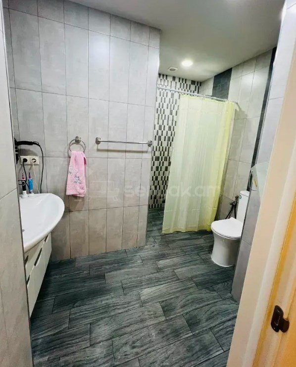 3 Սենյականոց Բնակարան, 82քմ, 4/8 հարկ, Կապիտալ Վերանորոգված