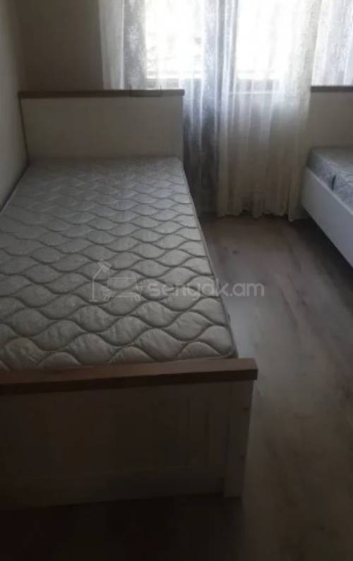 3 Սենյականոց Բնակարան Քարե Շենքում, 78քմ, 3/5 հարկ, Կապիտալ Վերանորոգված, Կահավորված, Արևկող