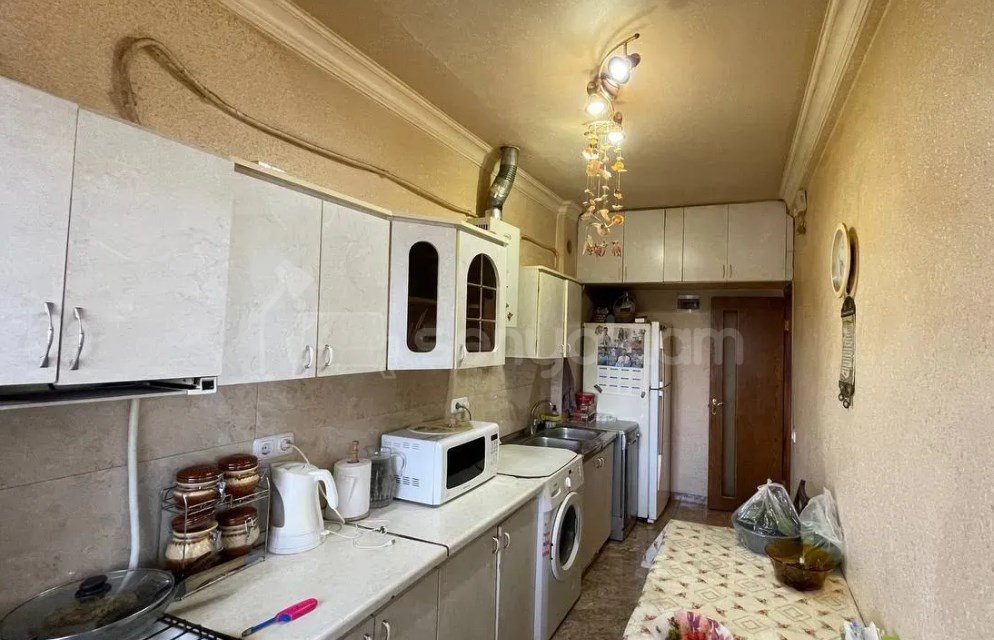 3 Սենյականոց Բնակարան, 74քմ, 9/9 հարկ, Կապիտալ Վերանորոգված
