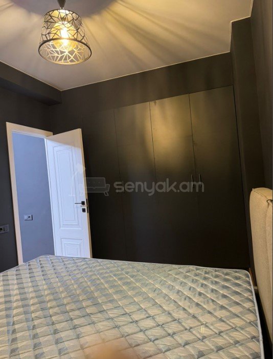 2 Սենյականոց Բնակարան Քարե Շենքում, 60քմ, 3/5 հարկ, Դիզայներական Վերանորոգված