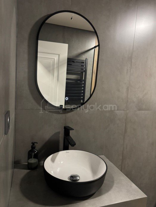 2 Սենյականոց Բնակարան Քարե Շենքում, 60քմ, 3/5 հարկ, Դիզայներական Վերանորոգված