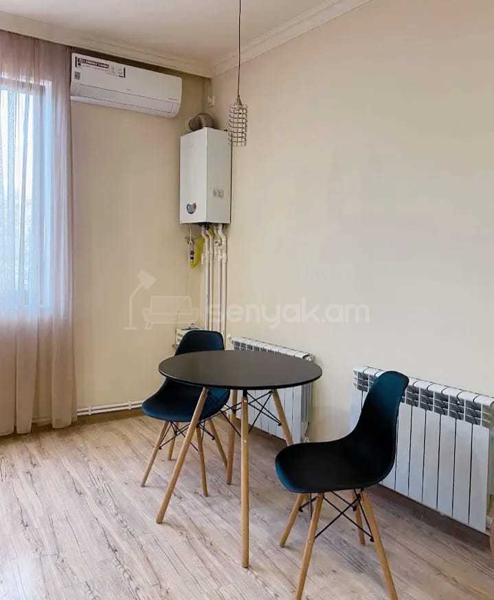 2 Սենյականոց Բնակարան Նորակառույցում, 43քմ, 3/3 հարկ, Կապիտալ Վերանորոգված, Կահավորված