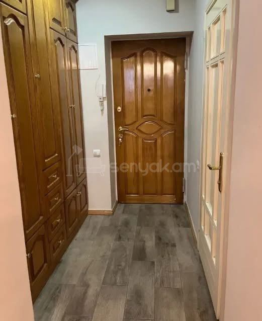 2 Սենյականոց Բնակարան Քարե Շենքում, 48քմ, 7/7 հարկ, Նորմալ Վիճակում