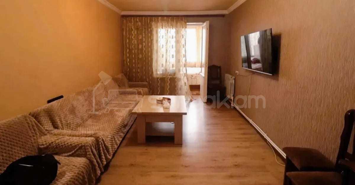 2 Սենյականոց Բնակարան Քարե Շենքում, 65քմ, 3/4 հարկ, Նորմալ Վիճակում, Կահավորված
