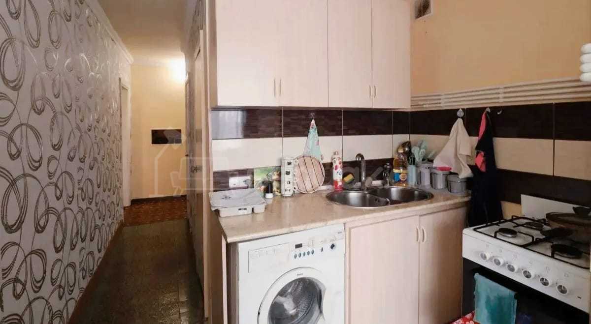 2 Սենյականոց Բնակարան Քարե Շենքում, 65քմ, 3/4 հարկ, Նորմալ Վիճակում, Կահավորված