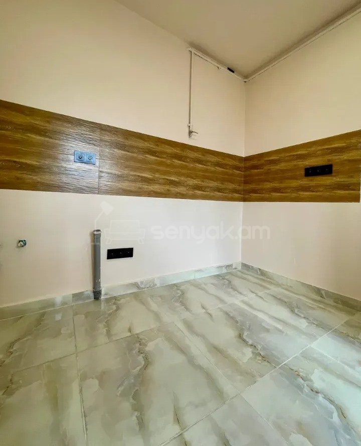 3 Սենյականոց Բնակարան Քարե Շենքում, 67քմ, 4/5 հարկ, Կապիտալ Վերանորոգված