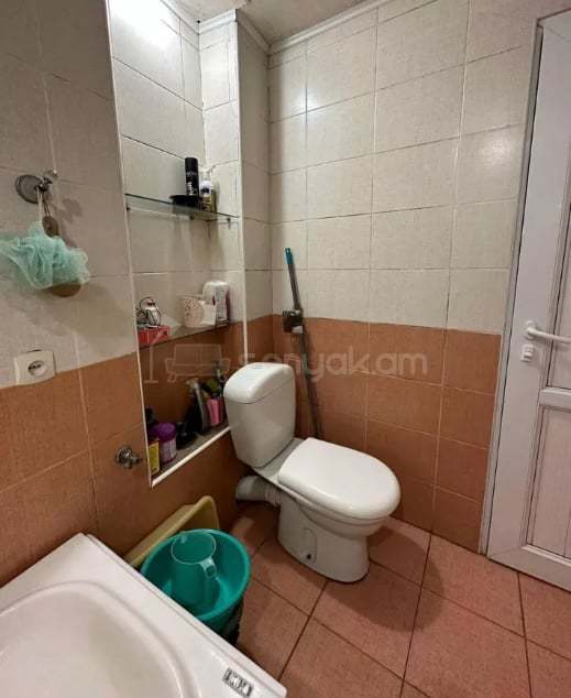 2 Սենյականոց Բնակարան, 64քմ, 9/9 հարկ, Նորմալ Վիճակում