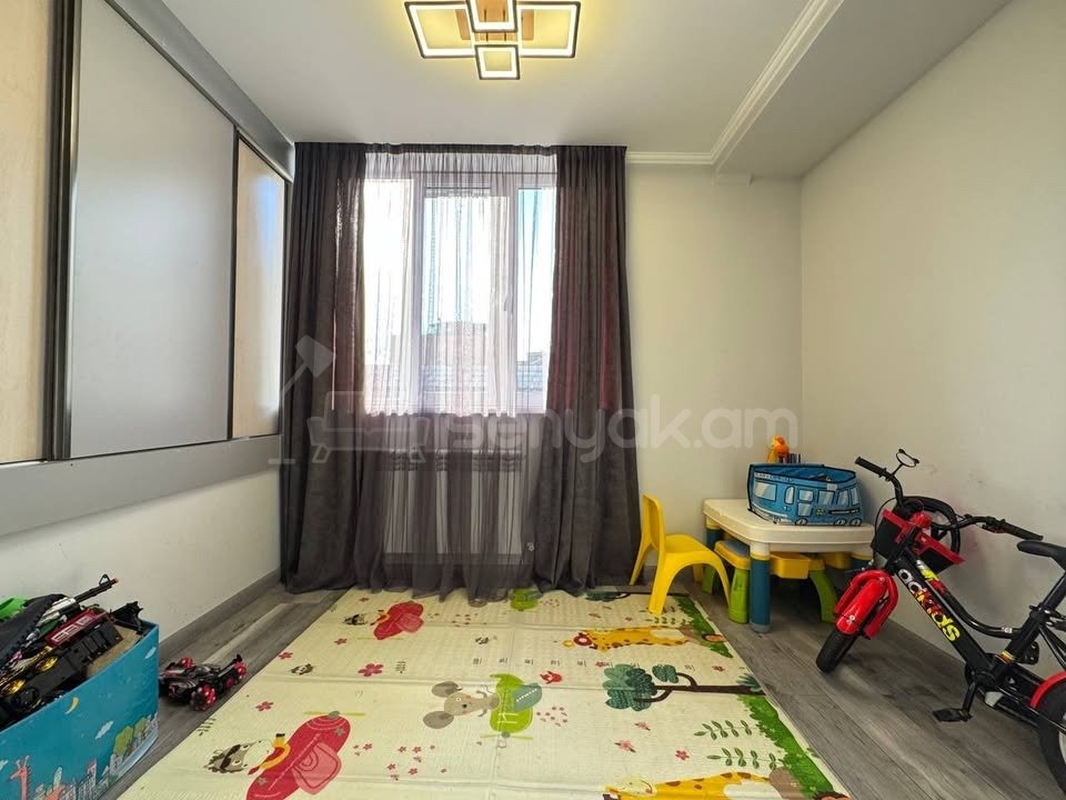 2 Սենյականոց Բնակարան, 60քմ, 3/5 հարկ, Կապիտալ Վերանորոգված