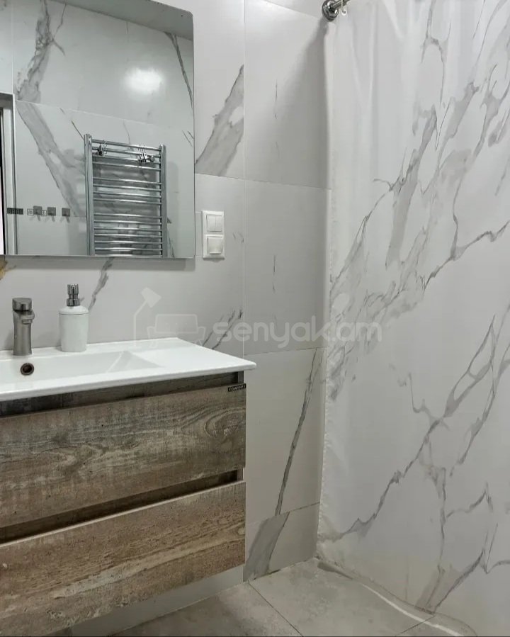 3 Սենյականոց Բնակարան Քարե Շենքում, 73քմ, 2/4 հարկ, Կապիտալ Վերանորոգված