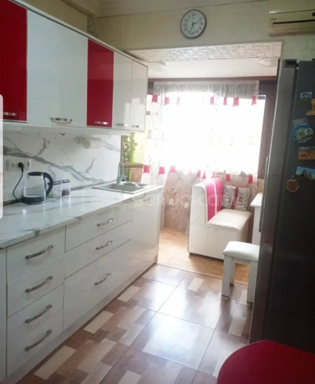 3 Սենյականոց Բնակարան Քարե Շենքում, 85քմ, 3/5 հարկ, Կապիտալ Վերանորոգված