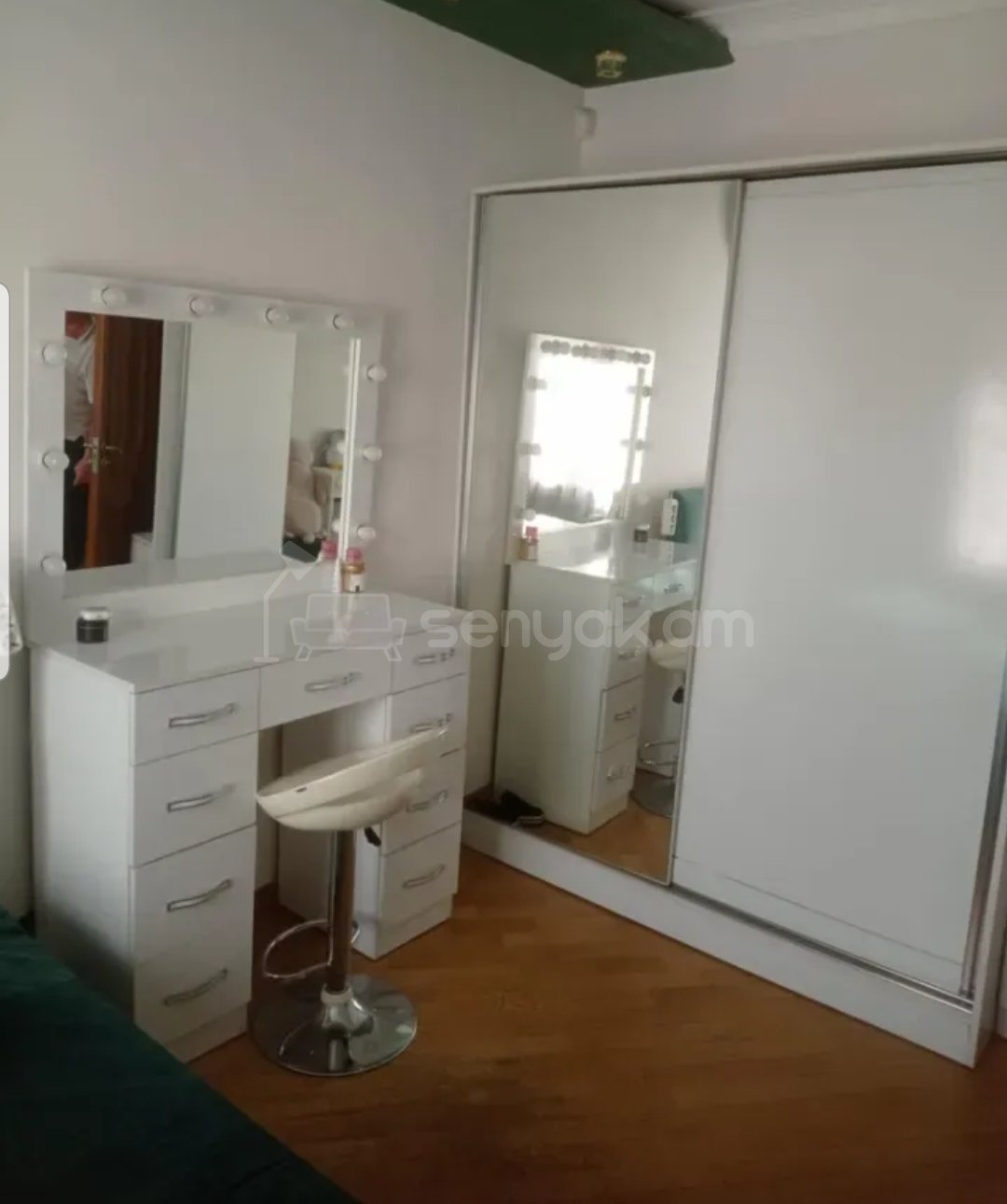 3 Սենյականոց Բնակարան Քարե Շենքում, 85քմ, 3/5 հարկ, Կապիտալ Վերանորոգված