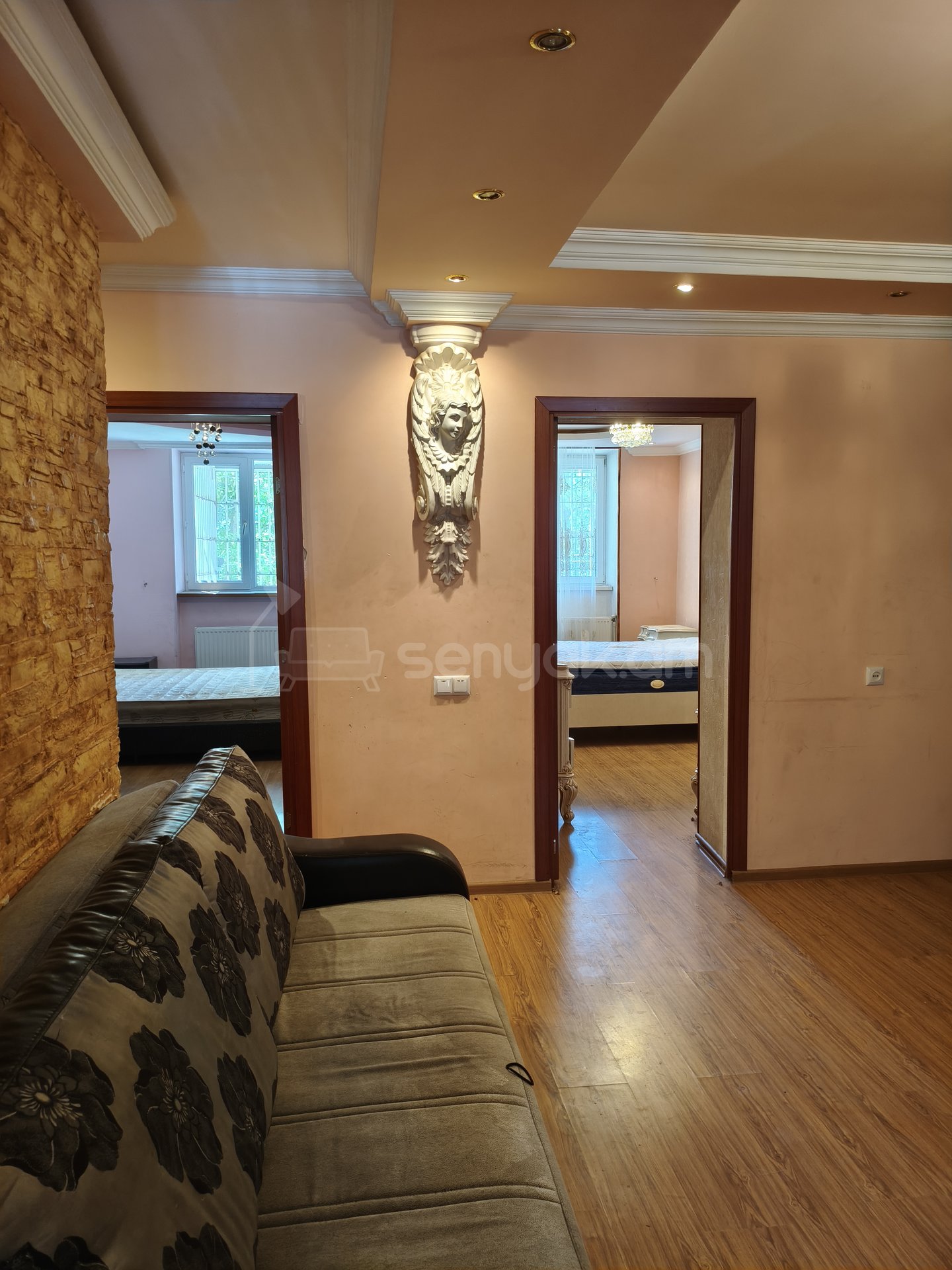 3 Սենյականոց Բնակարան Քարե Շենքում, 77քմ, 1/4 հարկ, Կապիտալ Վերանորոգված, Կահավորված, Արևկող