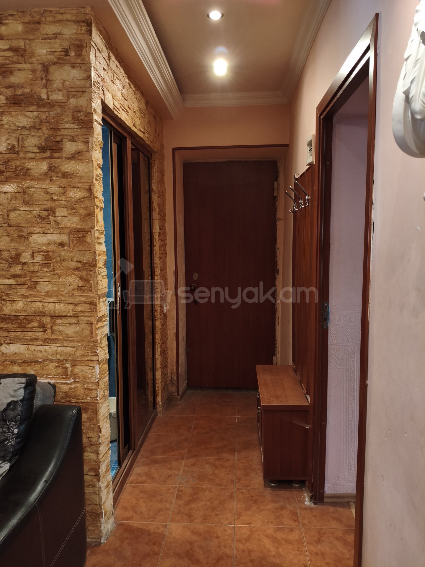 3 Սենյականոց Բնակարան Քարե Շենքում, 77քմ, 1/4 հարկ, Կապիտալ Վերանորոգված, Կահավորված, Արևկող