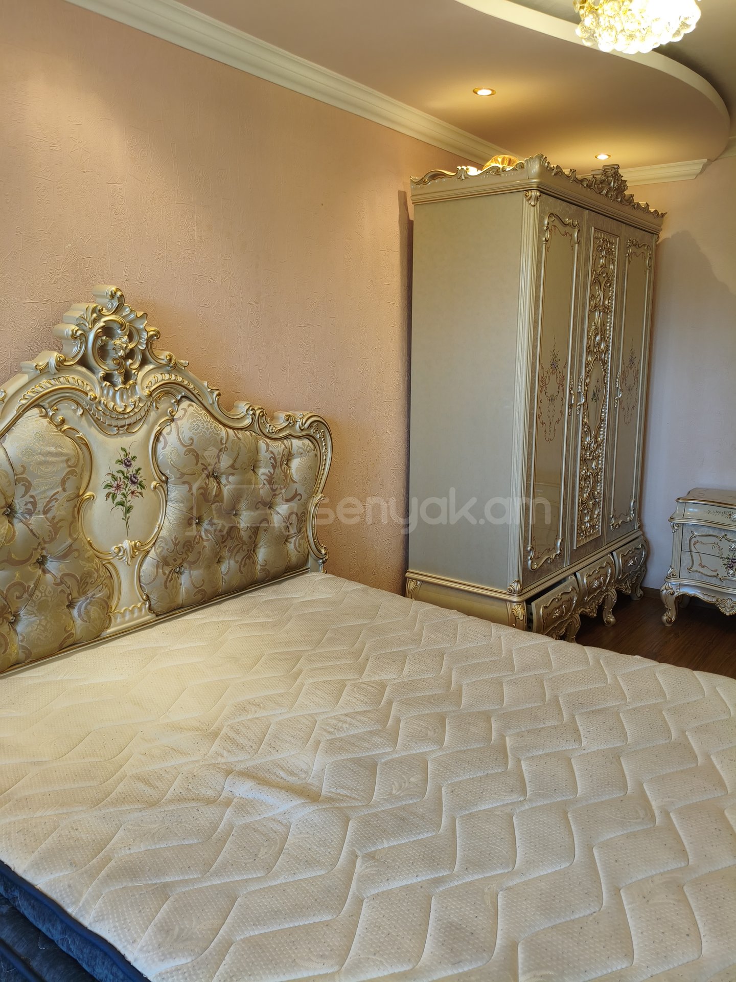 3 Սենյականոց Բնակարան Քարե Շենքում, 77քմ, 1/4 հարկ, Կապիտալ Վերանորոգված, Կահավորված, Արևկող
