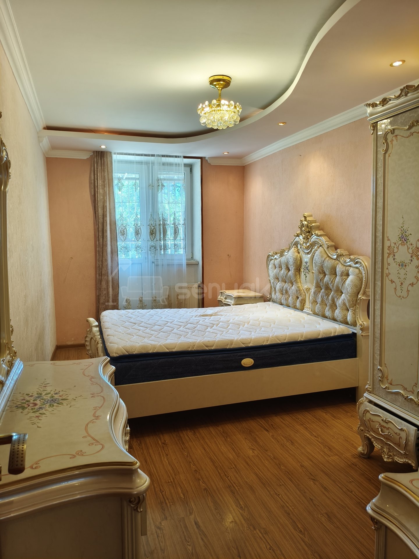 3 Սենյականոց Բնակարան Քարե Շենքում, 77քմ, 1/4 հարկ, Կապիտալ Վերանորոգված, Կահավորված, Արևկող