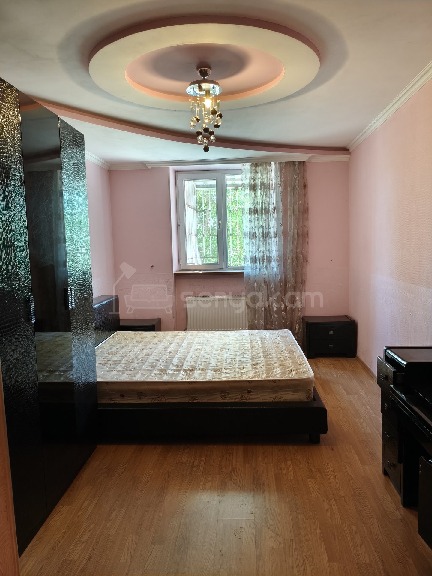 3 Սենյականոց Բնակարան Քարե Շենքում, 77քմ, 1/4 հարկ, Կապիտալ Վերանորոգված, Կահավորված, Արևկող