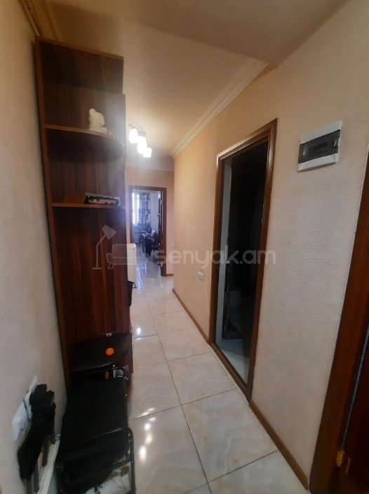 2 Սենյականոց Բնակարան Քարե Շենքում, 61քմ, 3/5 հարկ, Կապիտալ Վերանորոգված, Կահավորված