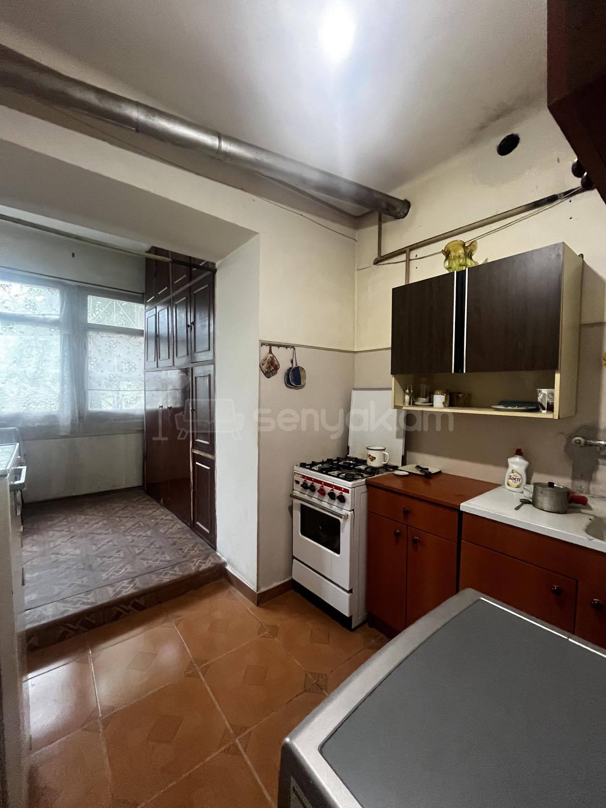 2 Սենյականոց Բնակարան Քարե Շենքում, 54քմ, 1/5 հարկ, Պետական Վիճակում