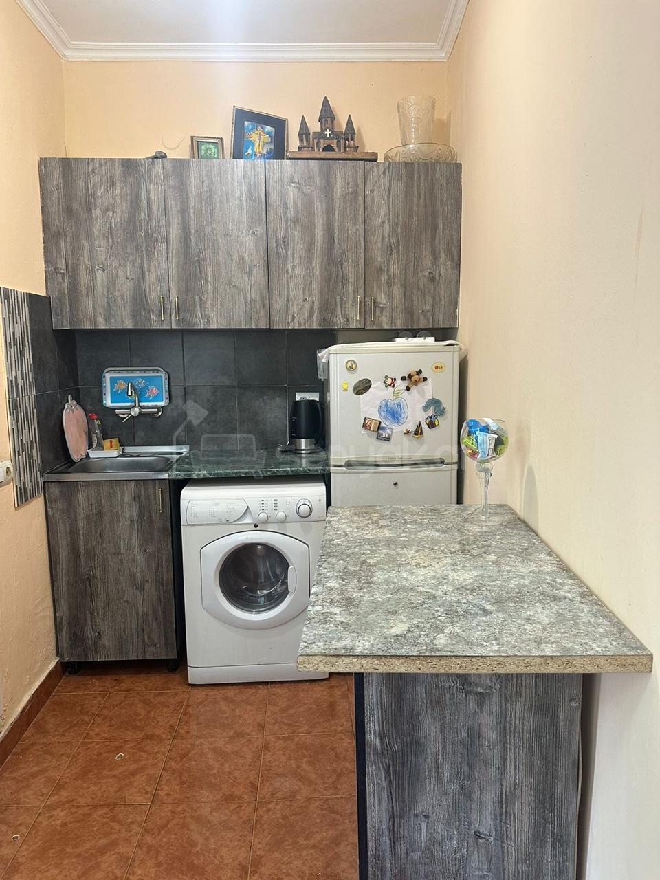 1 Սենյականոց Բնակարան Քարե Շենքում, 40քմ, 1/2 հարկ, Կոսմետիկ Վերանորոգված, Կահավորված
