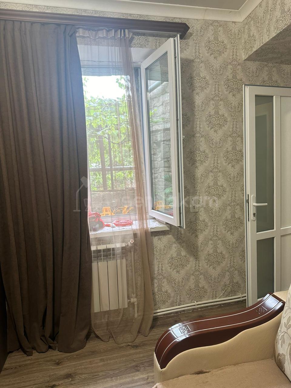 1 Սենյականոց Բնակարան Քարե Շենքում, 40քմ, 1/2 հարկ, Կոսմետիկ Վերանորոգված, Կահավորված