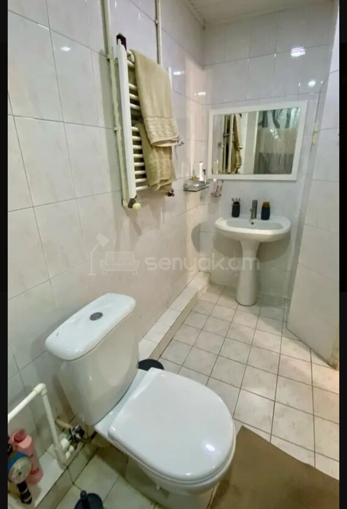 4 Սենյականոց Բնակարան Քարե Շենքում, 120քմ, 3/5 հարկ, Նորմալ Վիճակում