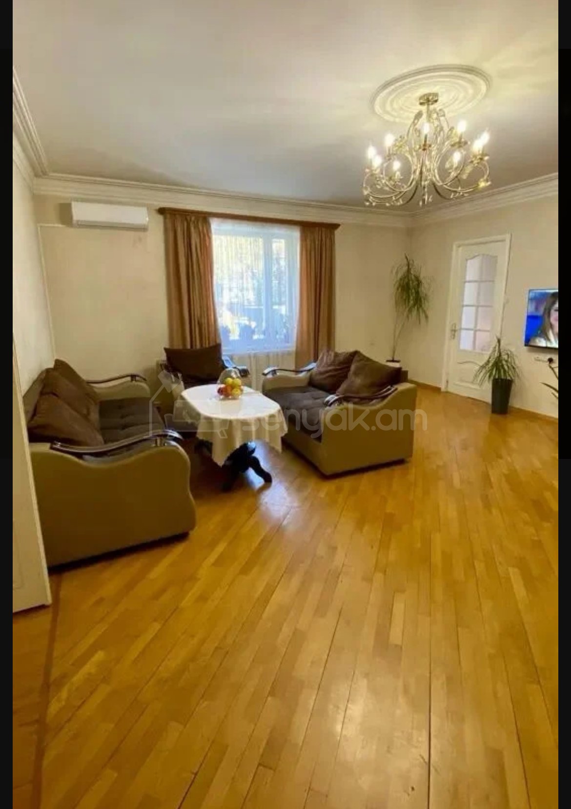 4 Սենյականոց Բնակարան Քարե Շենքում, 120քմ, 3/5 հարկ, Նորմալ Վիճակում