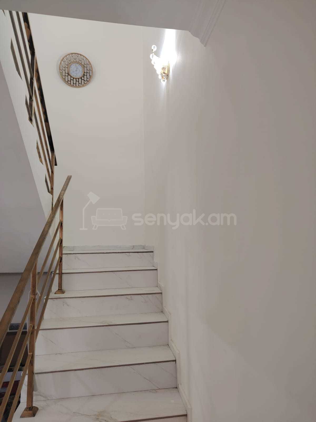 5 Սենյականոց Սեփական Տուն, 210քմ, Կապիտալ Վերանորոգված