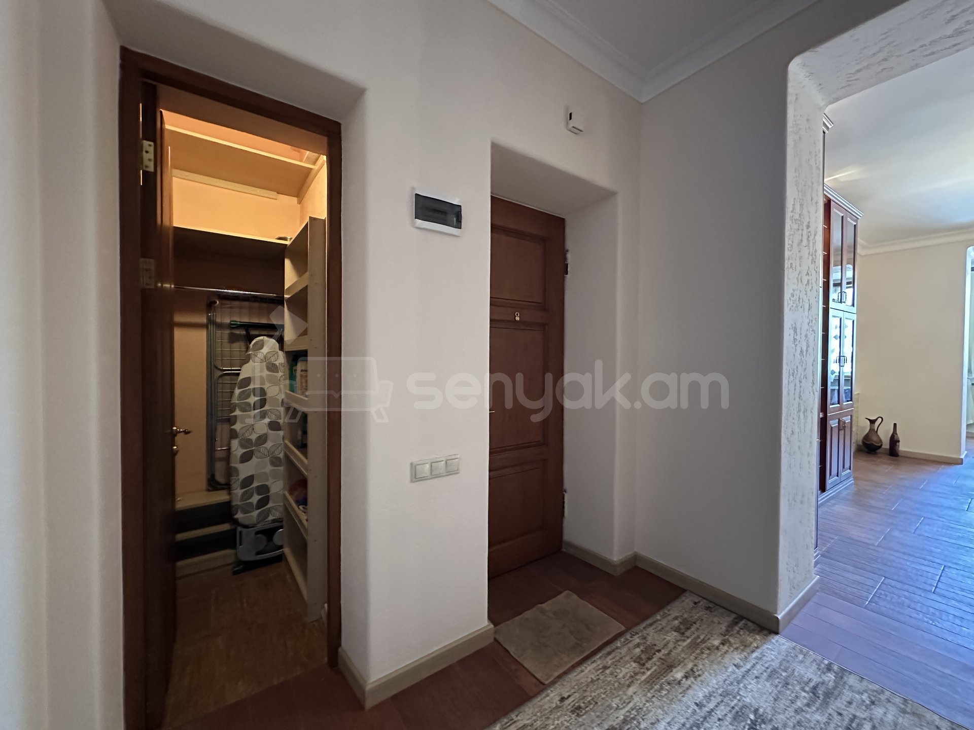 2 Սենյականոց Բնակարան Քարե Շենքում, 75քմ, 4/5 հարկ, Դիզայներական Վերանորոգված, Կահավորված, Արևկող