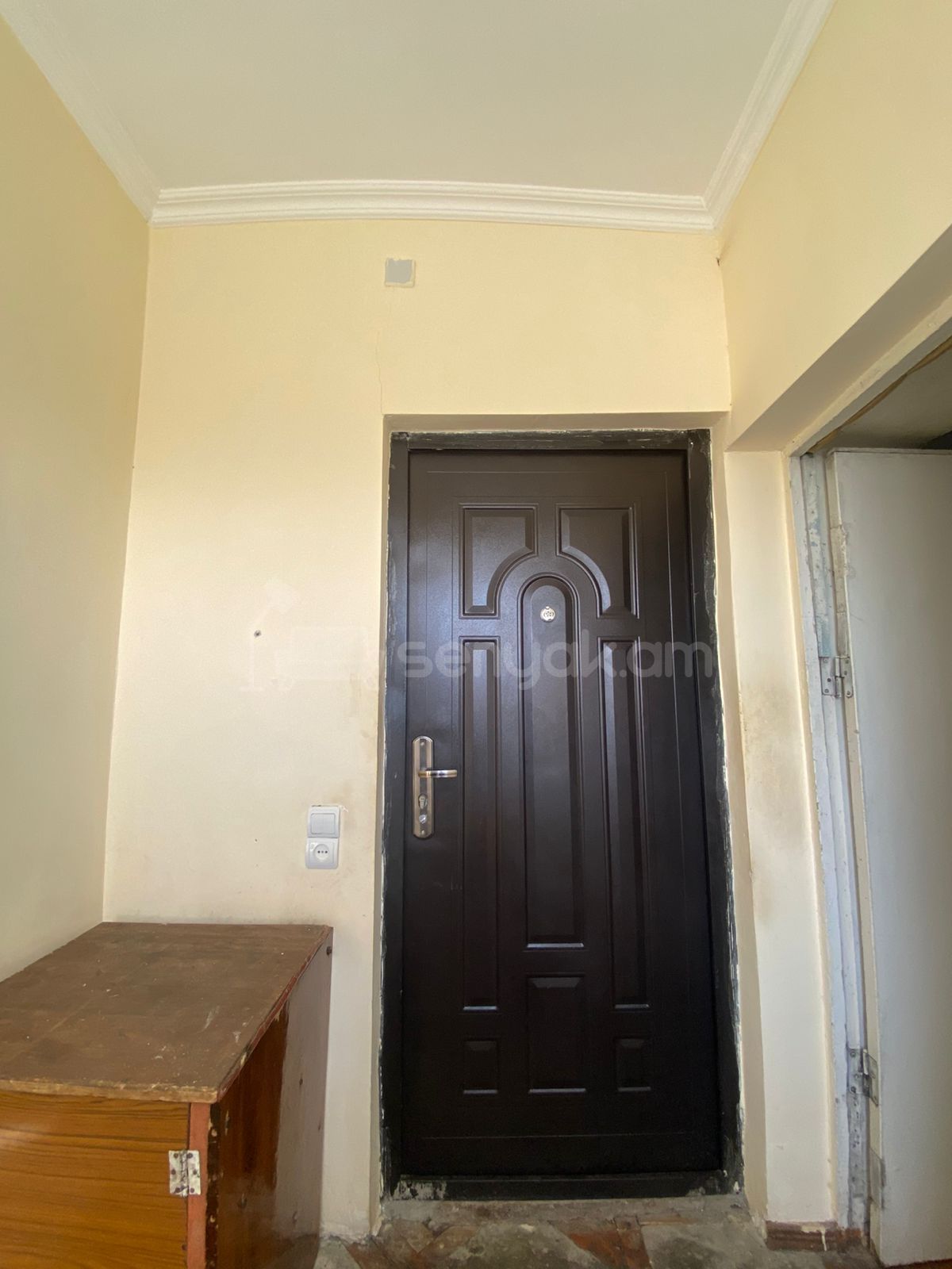 1 Սենյականոց Բնակարան Քարե Շենքում, 33քմ, 4/4 հարկ, Նորմալ Վիճակում