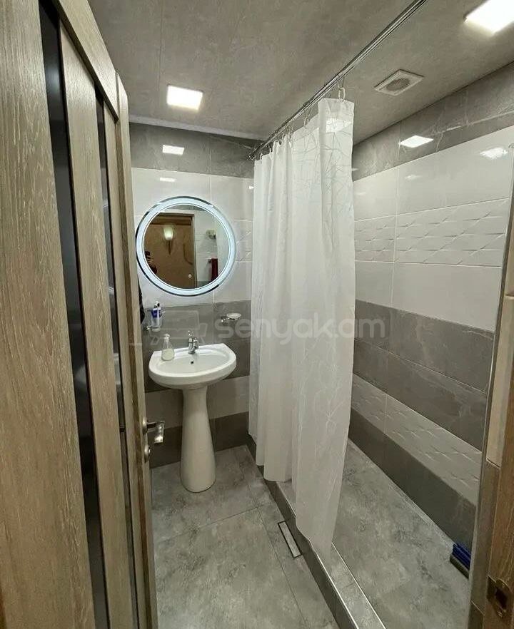3 Սենյականոց Բնակարան Քարե Շենքում, 68քմ, 3/5 հարկ, Կապիտալ Վերանորոգված