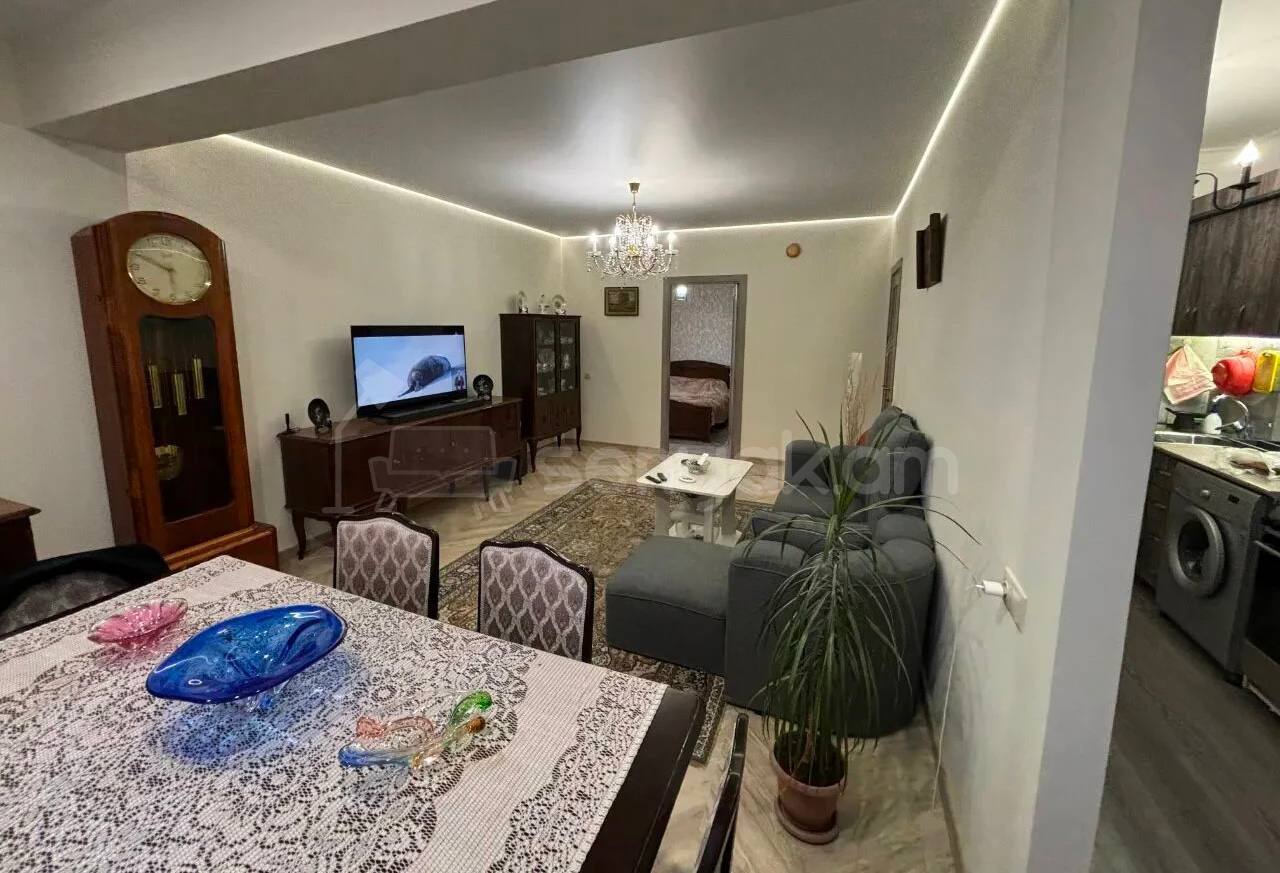 3 Սենյականոց Բնակարան Քարե Շենքում, 68քմ, 3/5 հարկ, Կապիտալ Վերանորոգված