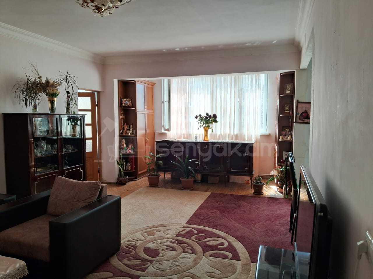 2 Սենյականոց Բնակարան Քարե Շենքում, 71քմ, 7/7 հարկ, Նորմալ Վիճակում