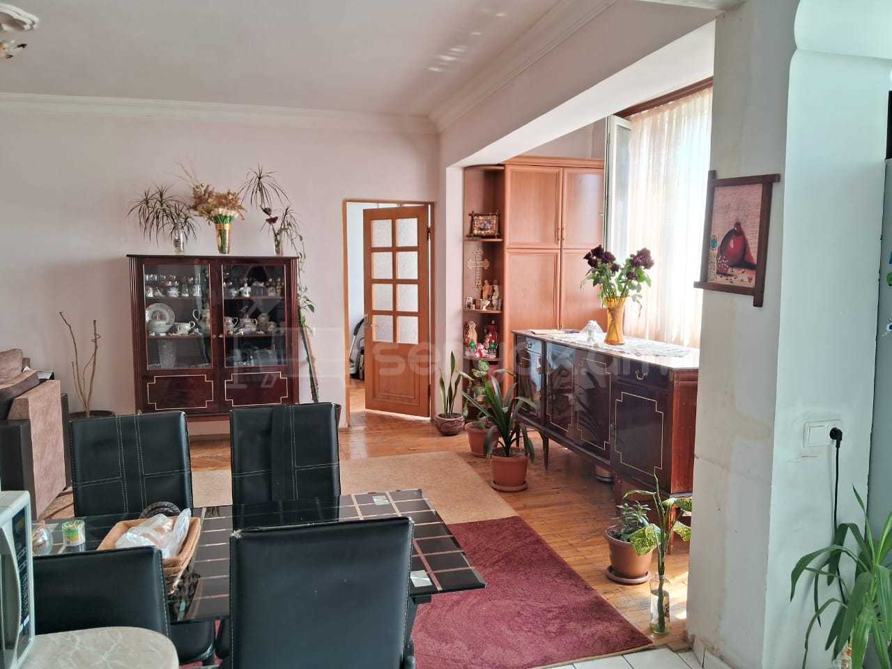 2 Սենյականոց Բնակարան Քարե Շենքում, 71քմ, 7/7 հարկ, Նորմալ Վիճակում