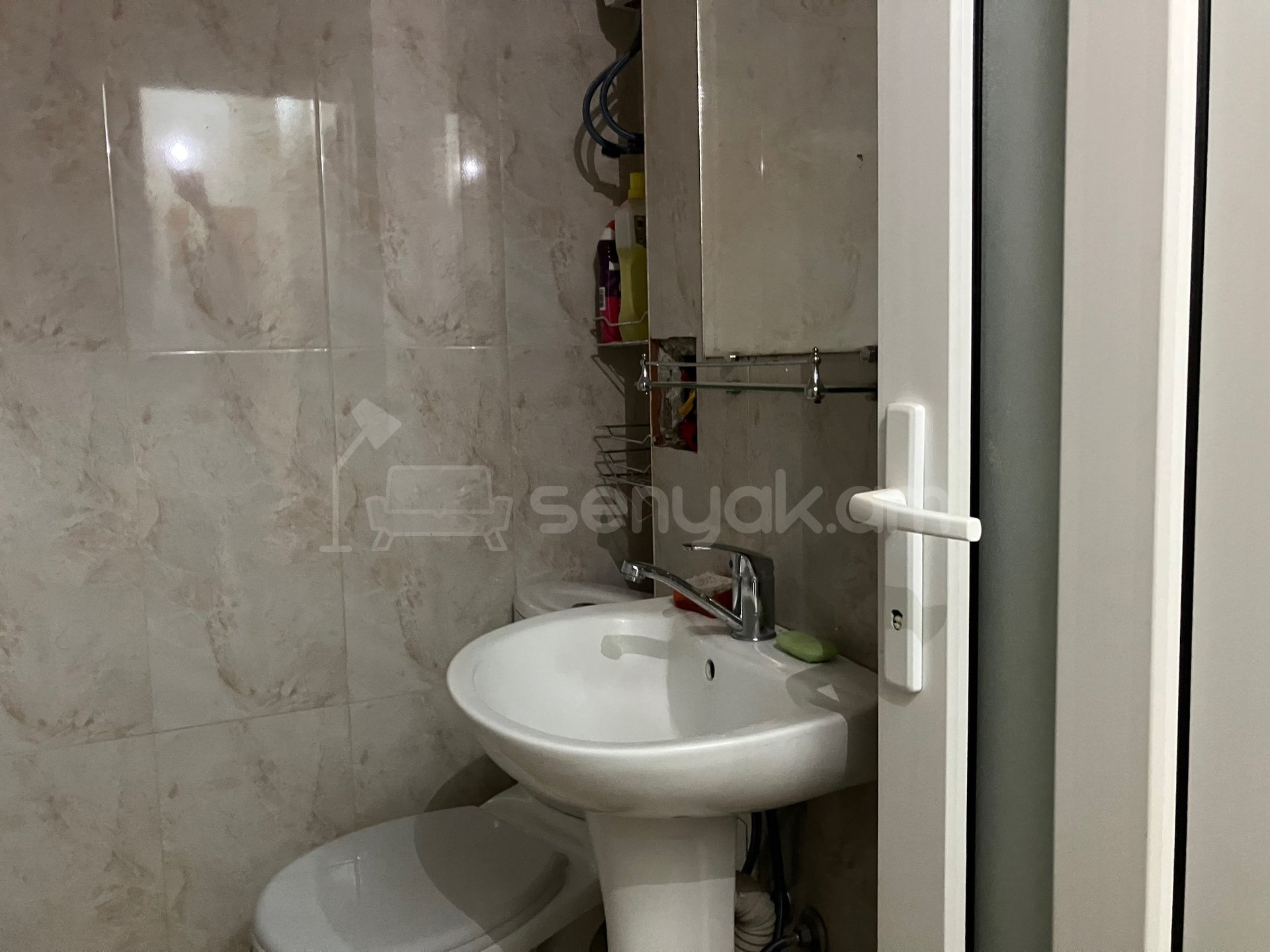 1 Սենյականոց Բնակարան, 18քմ, 1/9 հարկ, Կապիտալ Վերանորոգված, Կահավորված