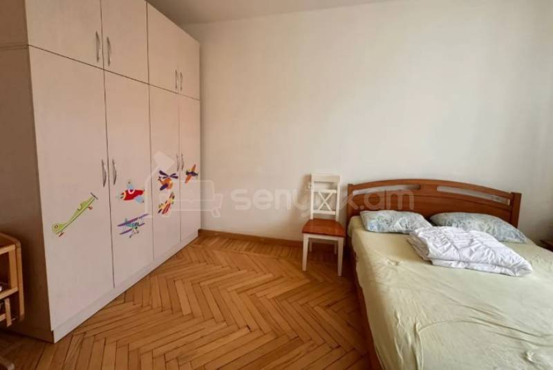2 Սենյականոց Բնակարան Քարե Շենքում, 60քմ, 3/5 հարկ, Կոսմետիկ Վերանորոգված, Կահավորված, Արևկող