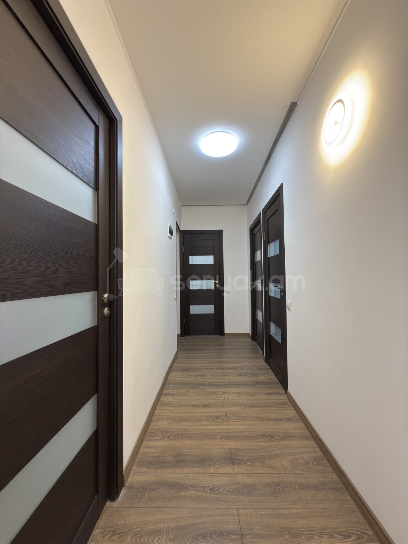 3 Սենյականոց Բնակարան Քարե Շենքում, 68քմ, 4/5 հարկ, Դիզայներական Վերանորոգված