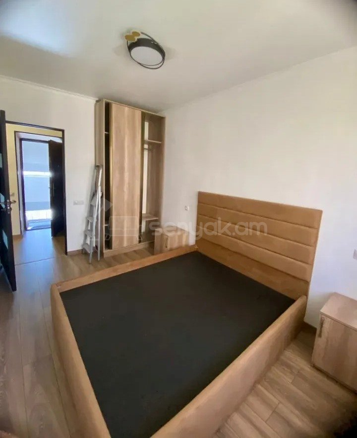 3 Սենյականոց Բնակարան Քարե Շենքում, 68քմ, 4/5 հարկ, Դիզայներական Վերանորոգված