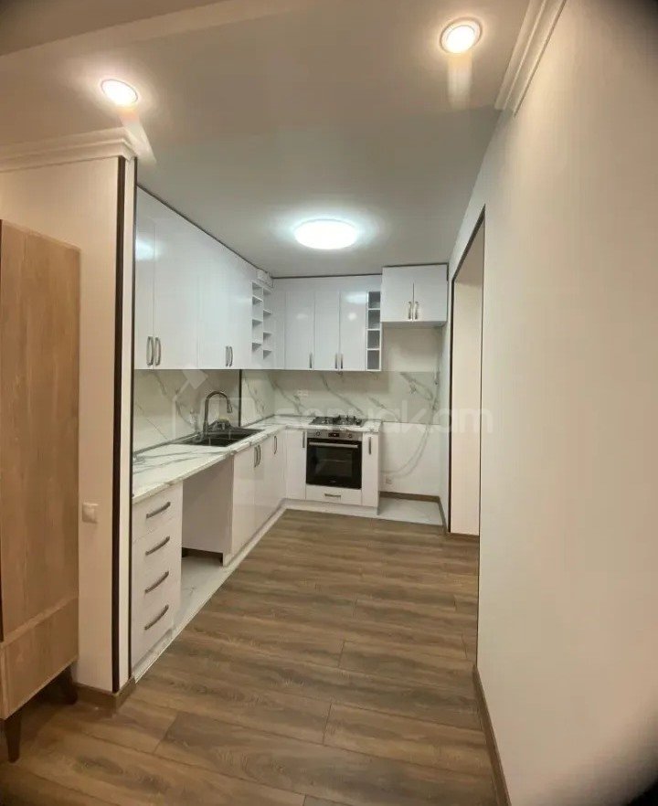 3 Սենյականոց Բնակարան Քարե Շենքում, 68քմ, 4/5 հարկ, Դիզայներական Վերանորոգված