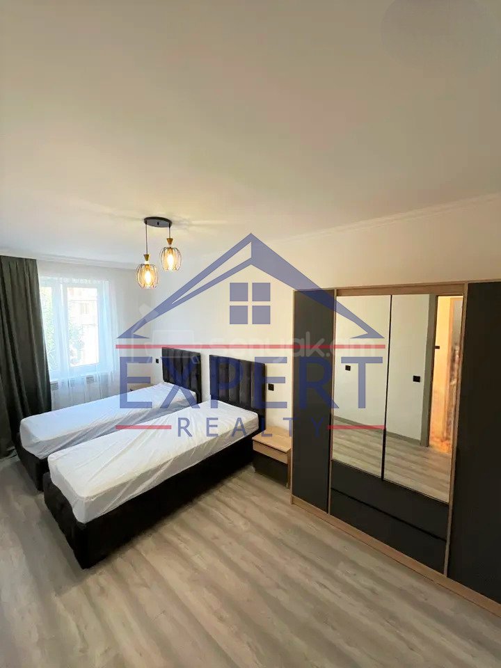 3 Սենյականոց Բնակարան Քարե Շենքում, 70քմ, 5/5 հարկ, Կապիտալ Վերանորոգված, Կահավորված
