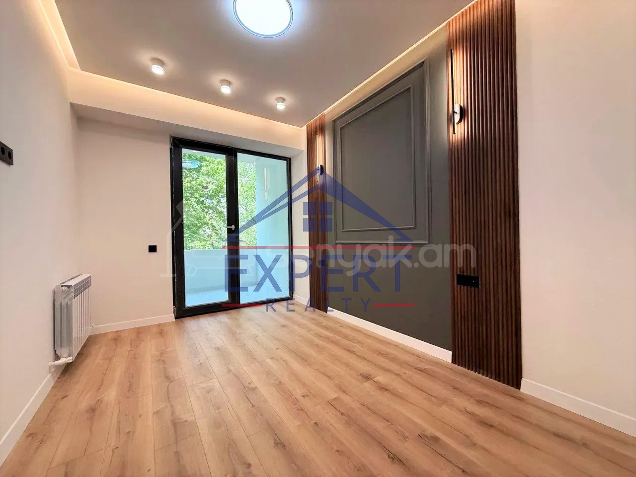 2 Սենյականոց Բնակարան Քարե Շենքում, 38քմ, 3/5 հարկ, Կապիտալ Վերանորոգված