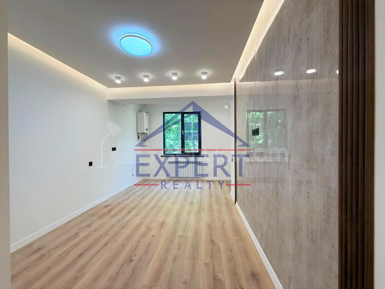 2 Սենյականոց Բնակարան Քարե Շենքում, 38քմ, 3/5 հարկ, Կապիտալ Վերանորոգված