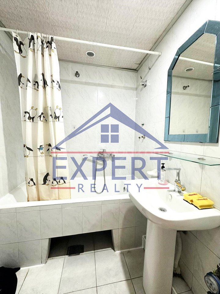 3 Սենյականոց Բնակարան Քարե Շենքում, 95քմ, 3/5 հարկ, Նորմալ Վիճակում, Կահավորված