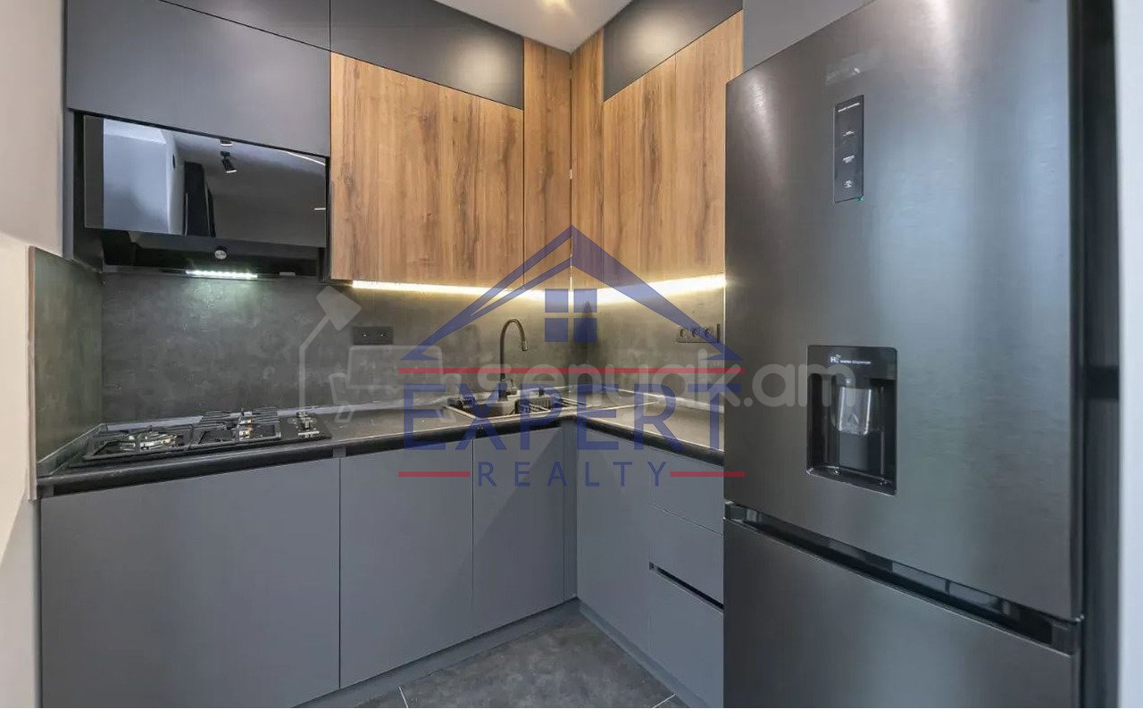 2 Սենյականոց Բնակարան Քարե Շենքում, 57քմ, 3/5 հարկ, Դիզայներական Վերանորոգված