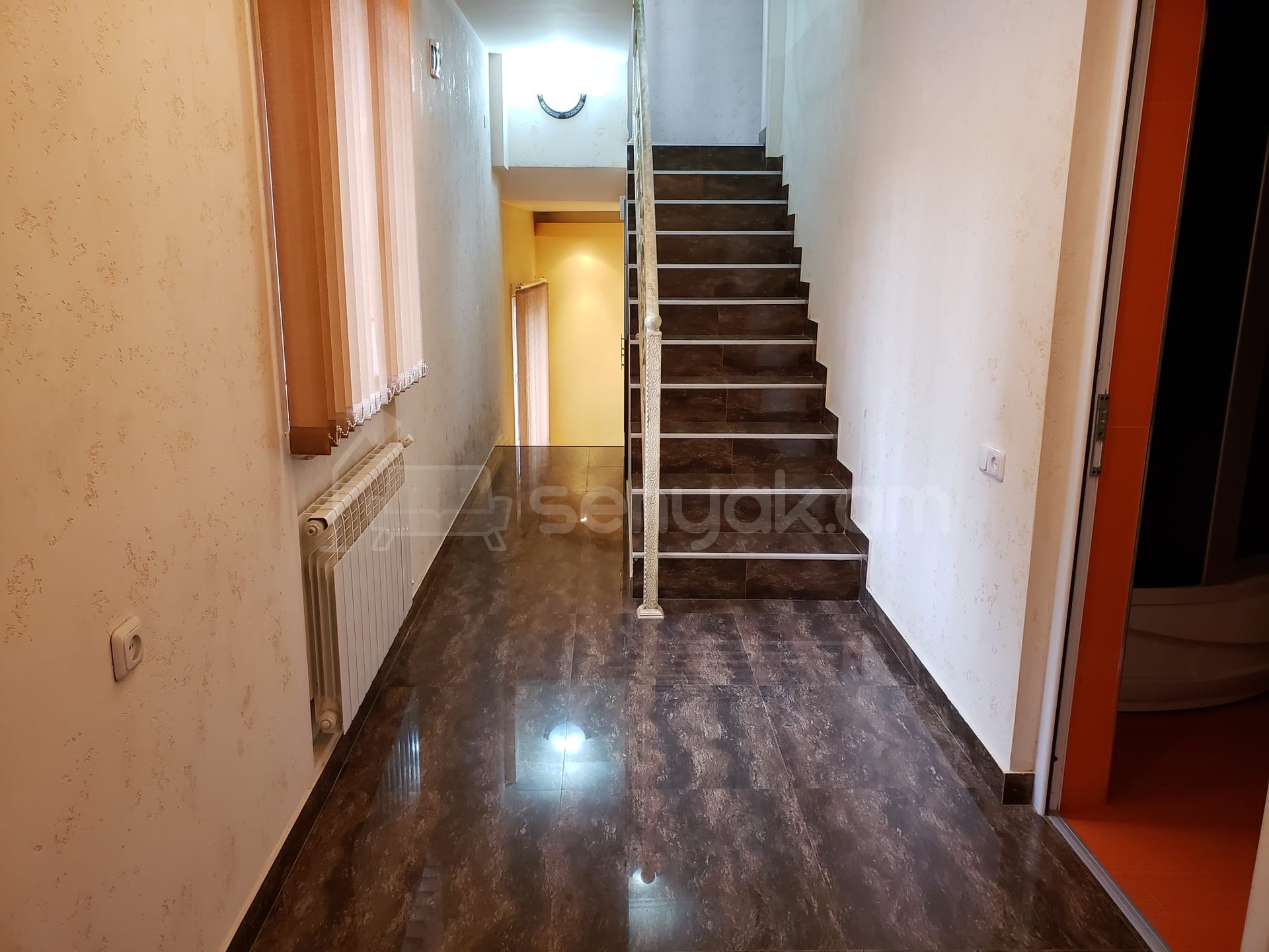 4 Սենյականոց Սեփական Տուն, 251քմ, Կապիտալ Վերանորոգված