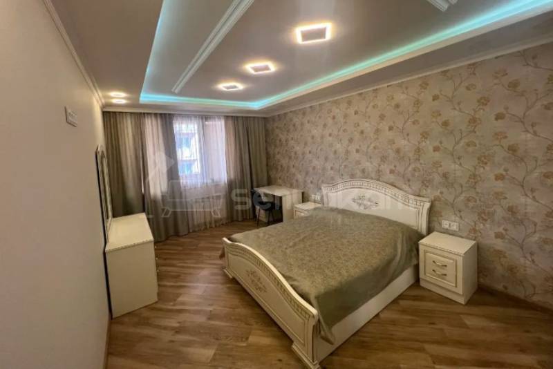 3 Սենյականոց Բնակարան, 105քմ, 9/9 հարկ, Դիզայներական Վերանորոգված, Կահավորված, Արևկող